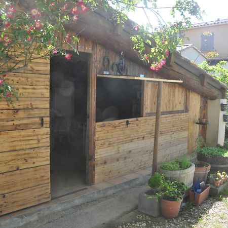 La Ferme De Tonton Jules Et Mame Julia Panzió Entraigues-sur-la-Sorgue Kültér fotó