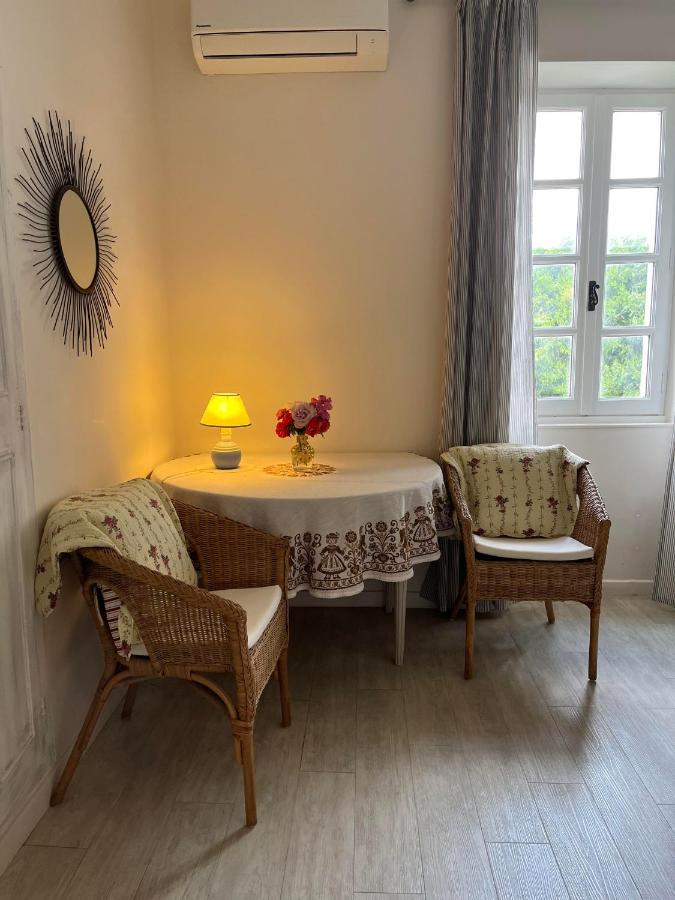 La Ferme De Tonton Jules Et Mame Julia Panzió Entraigues-sur-la-Sorgue Kültér fotó